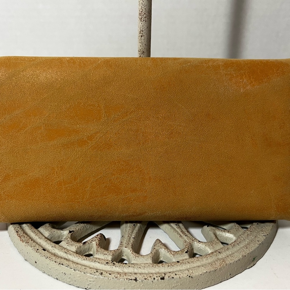 Adrienne Vittadini vegan tan faux suede wallet - Picture 3 of 8